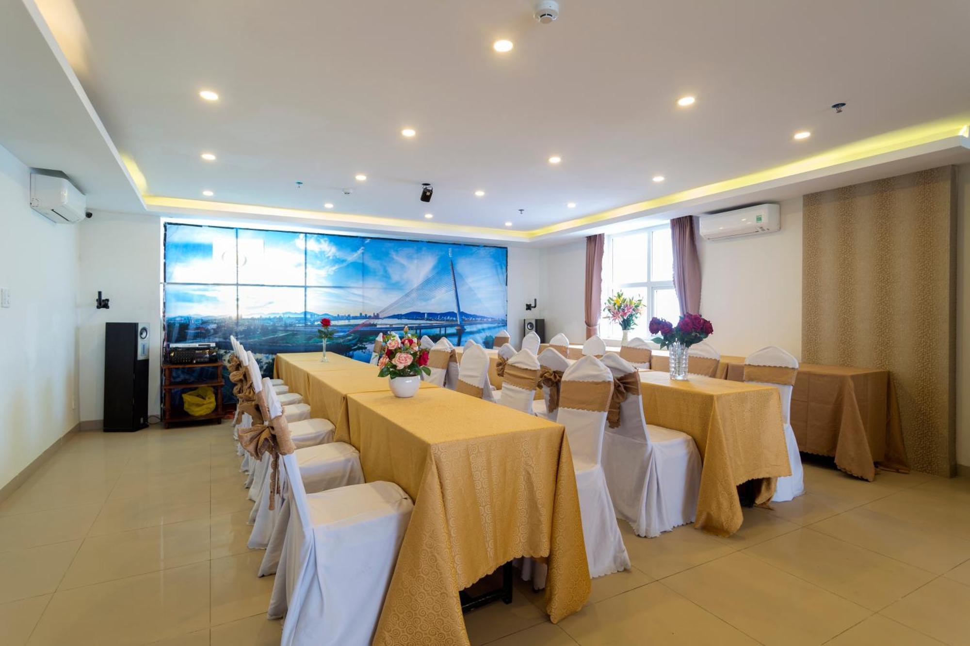 Golden Light Da Nang Hotel Экстерьер фото